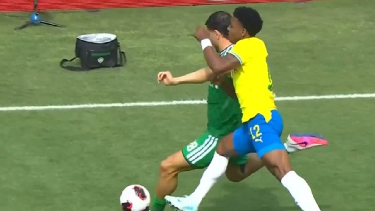 لحظة سقوط ديميرال بعد تداخل عنيف مع لاعب صن داونز.. فيديو