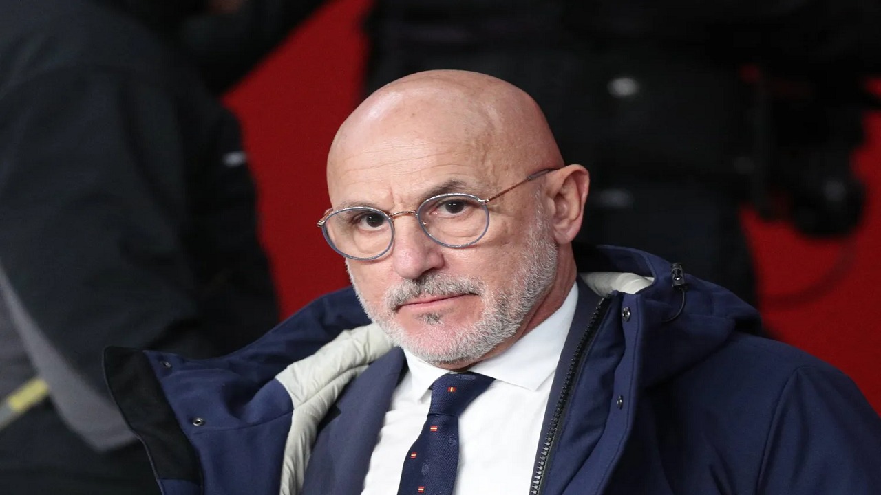 دي لا فوينتي يجدد عقده مع المنتخب الإسباني