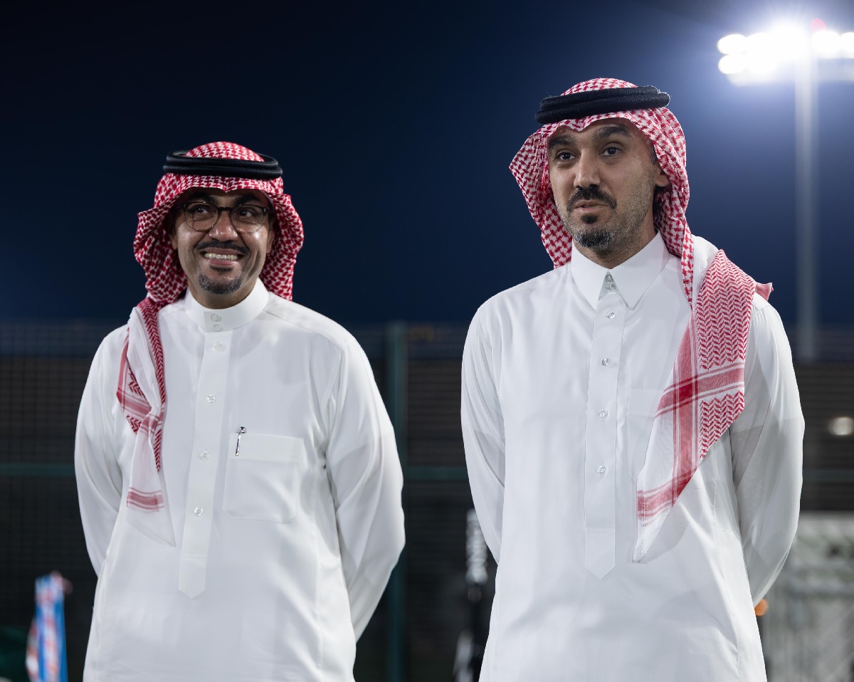 الأمير عبدالعزيز الفيصل والرزيزاء يلتقيان لاعبي الأخضر قبل انطلاق خليجي 27