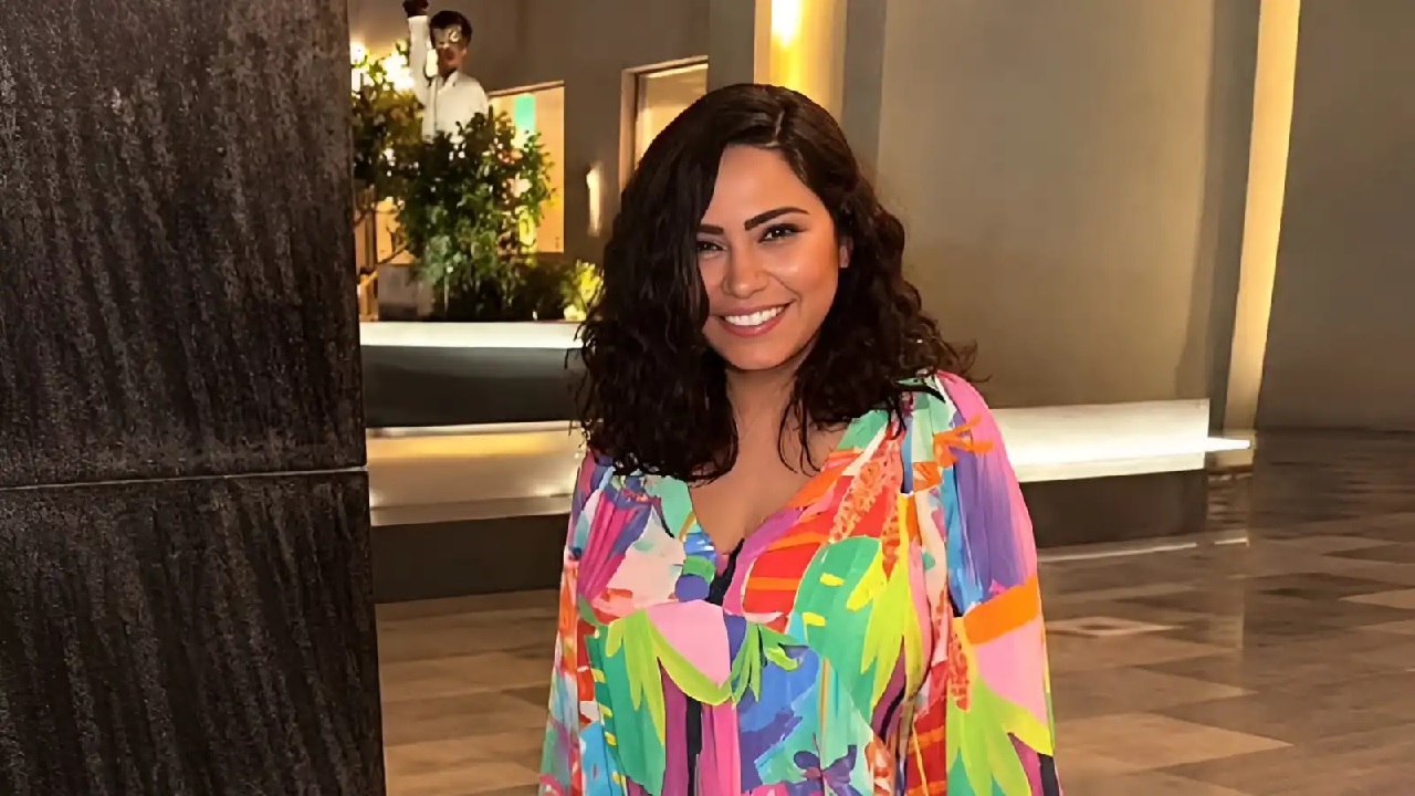 شيرين وابنتها تغنيان لنانسي عجرم في أحدث ظهور .. فيديو