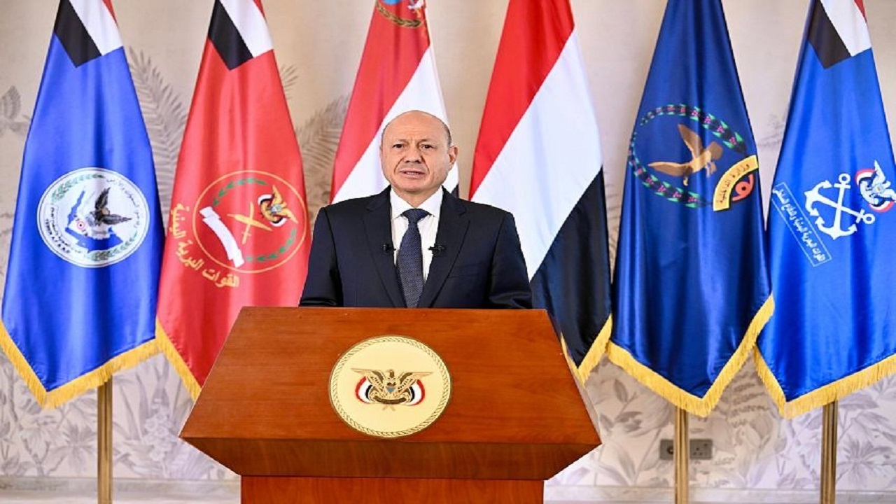 العليمي يعلن بدء العمليات العسكرية لاستعادة بقية الأراضي اليمنية.. فيديو