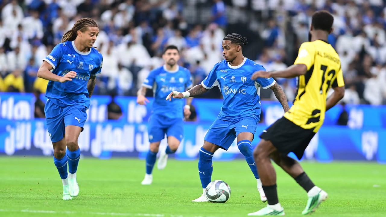 الهلال يتصدر ترتيب روشن مع نهاية الجولة الثامنة