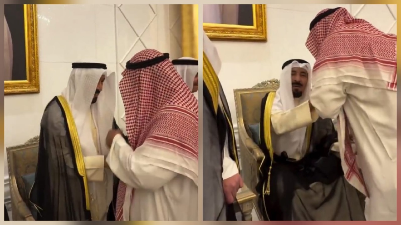 الشيخ علي جابر الأحمد يضرب أروع الأمثلة بإصراره على الوقوف احتراماً لمسن في مناسبة اجتماعية.. فيديو