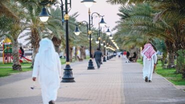 النمر: المشي المنتظم 30 دقيقة يوميا يقلل خطر جلطة القلب بنسبة تصل إلى 25 %