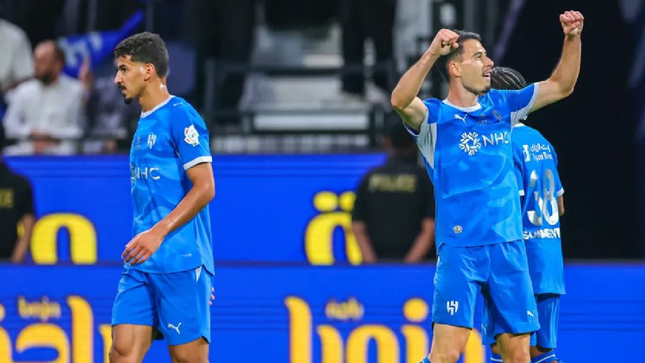انتصار الهلال على الاتحاد يخطف أنظار الصحافة العالمية