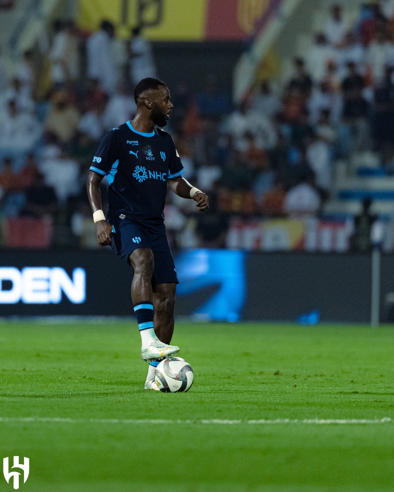 الهلال يسقط القادسية ويخطف صدارة روشن