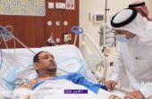 وزير الصحة يزور طبيب عُماني تعرض للإصابة أثناء توجهه لأداء العمرة ..فيديو