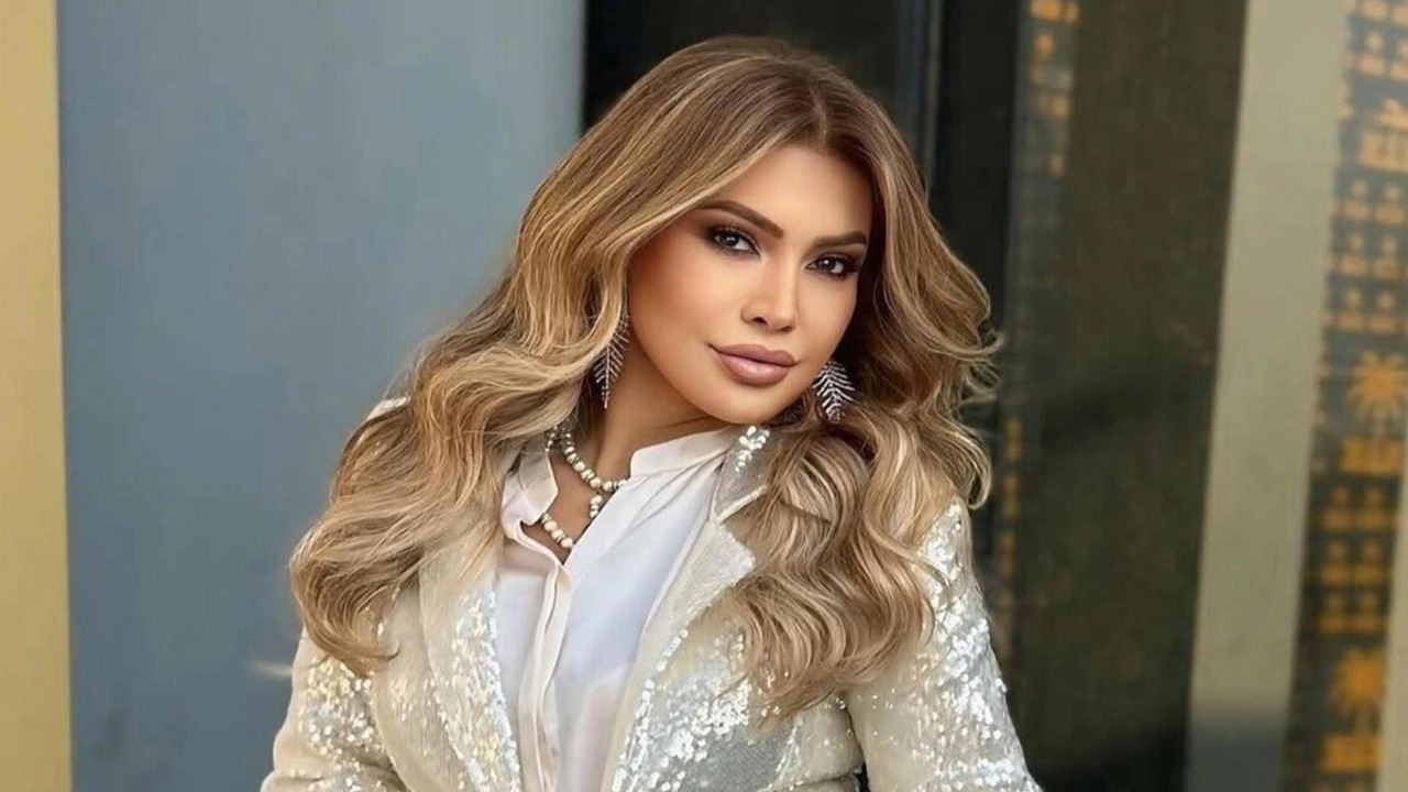 نوال الزغبي ترد بقوة على تعليق وصفها بأنها عالقة في الرياض