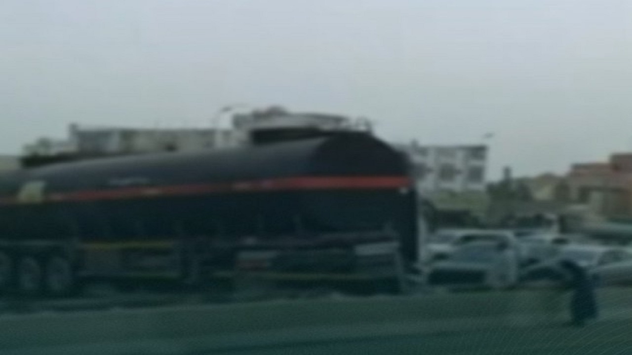 المرور يباشر حادثا مروريا بين 6 مركبات في المنطقة الشرقية