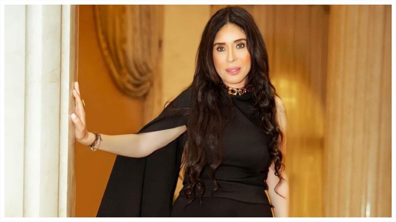 لم أصل لرقام كاريوكا بعد.. الراقصة دينا تفجر الجدل وتكشف سر زيجاتها الـ9 .. فيديو