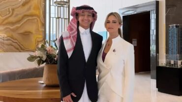 الأميرة الجوهرة بنت طلال تخطف الأنظار برفقة نجلها بالبحرين ..صور
