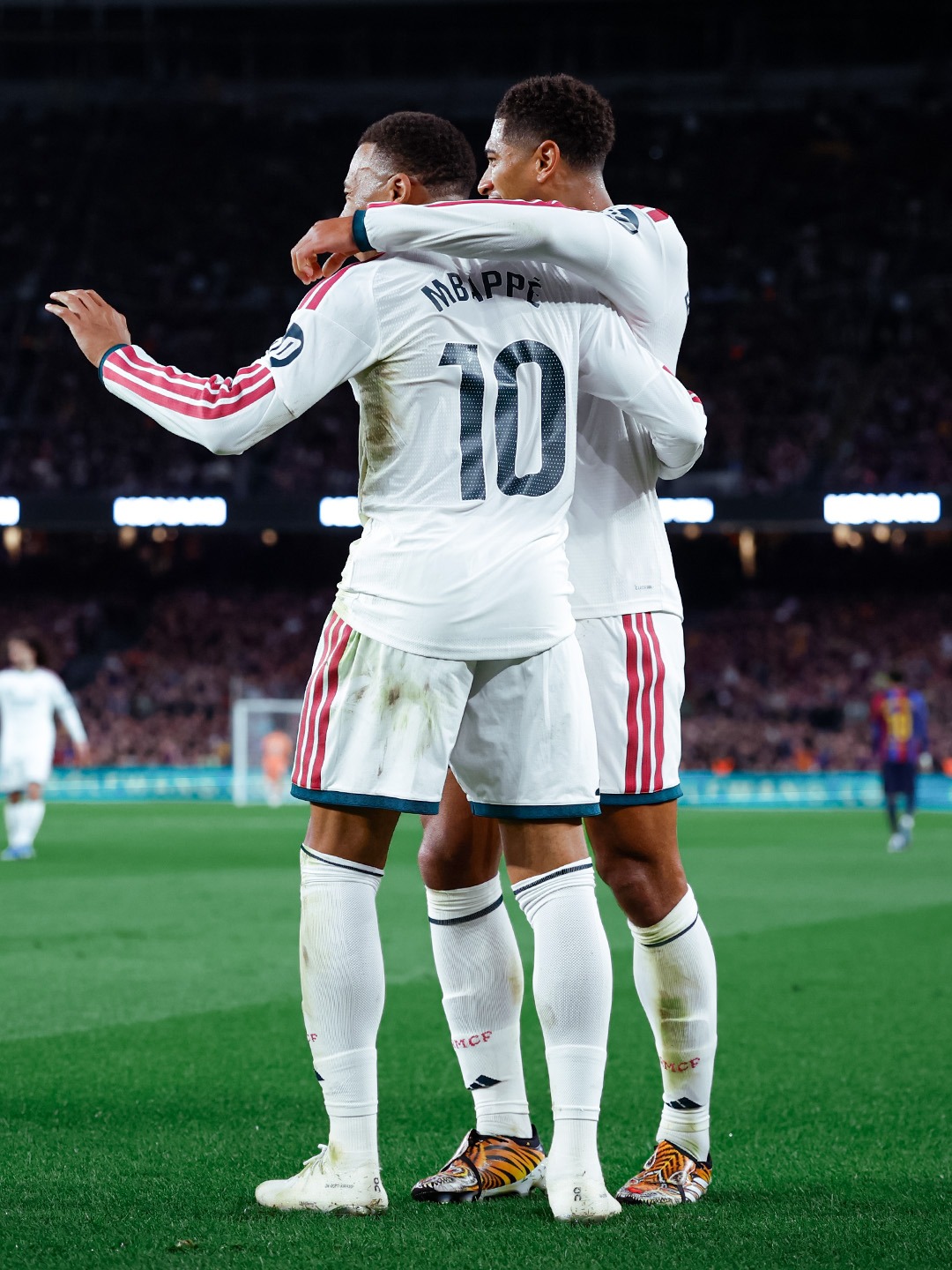 ريال مدريد يسقط برشلونة في كامب نو بثنائية مبابي