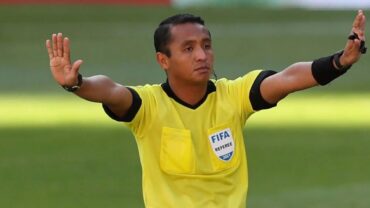 صافرة سلفادورية تقود مواجهة الهلال والفتح