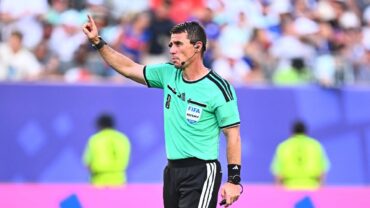 صافرة أوزبكية تقود مواجهة الاتحاد وشباب الأهلي