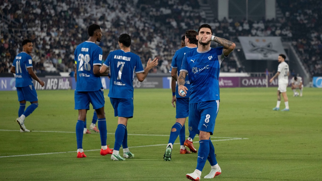 الهلال يسقط السد بثنائية