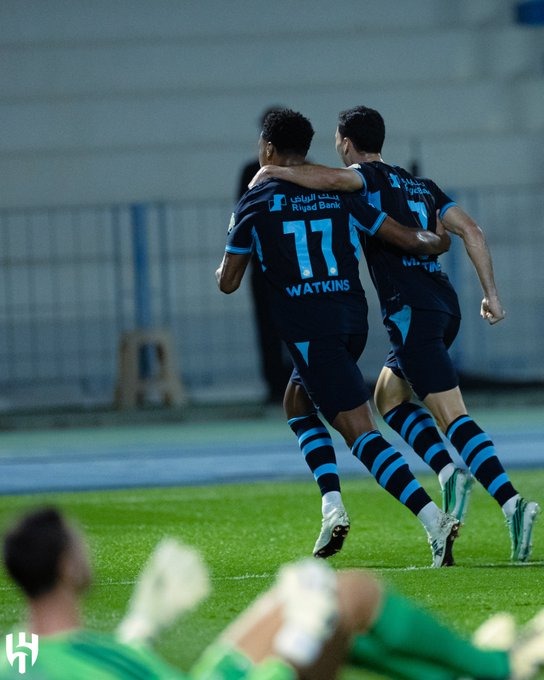الهلال يسقط القادسية ويخطف صدارة روشن