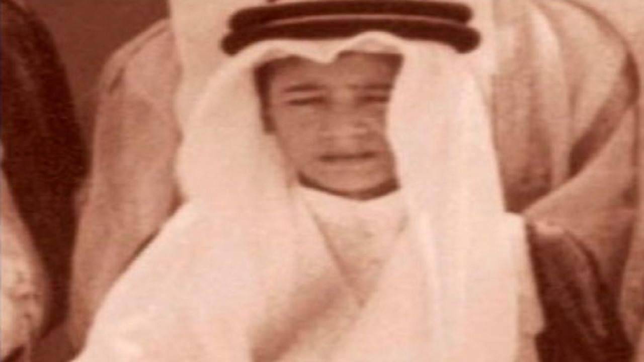 صورة تاريخية للملك سلمان بن عبدالعزيز في قصر المربع بالرياض قبل 80 عاما