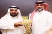 رضا بترجي يتسلم مفتاح الاتحاد من فهد سندي