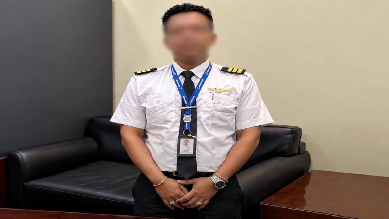 السلطات المصرية تقبض على طيار يحمل مواد مخدرة في مطار القاهرة الدولي
