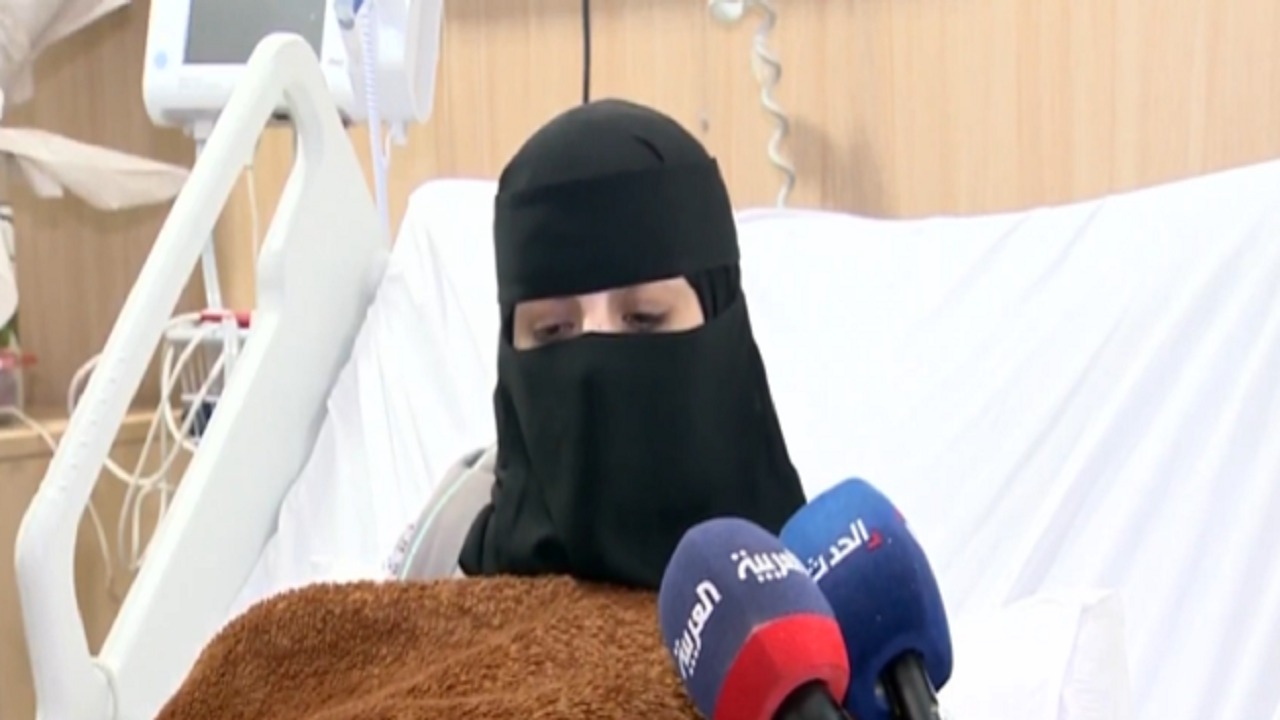مصابة تروي لحظة تعرض مطار أبها للاعتداء الحوثي الإرهابي.. فيديو