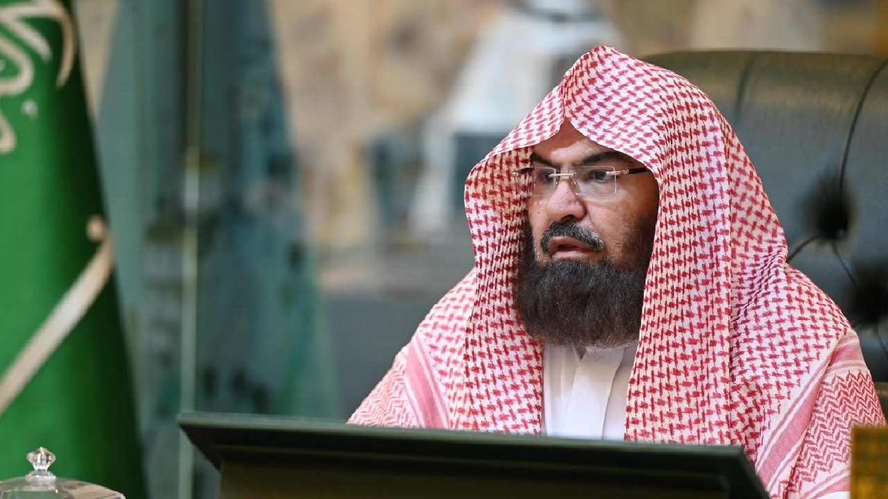 السديس: استهداف مكة والمدينة اعتداء سافر على حرمة البقاع المقدسة