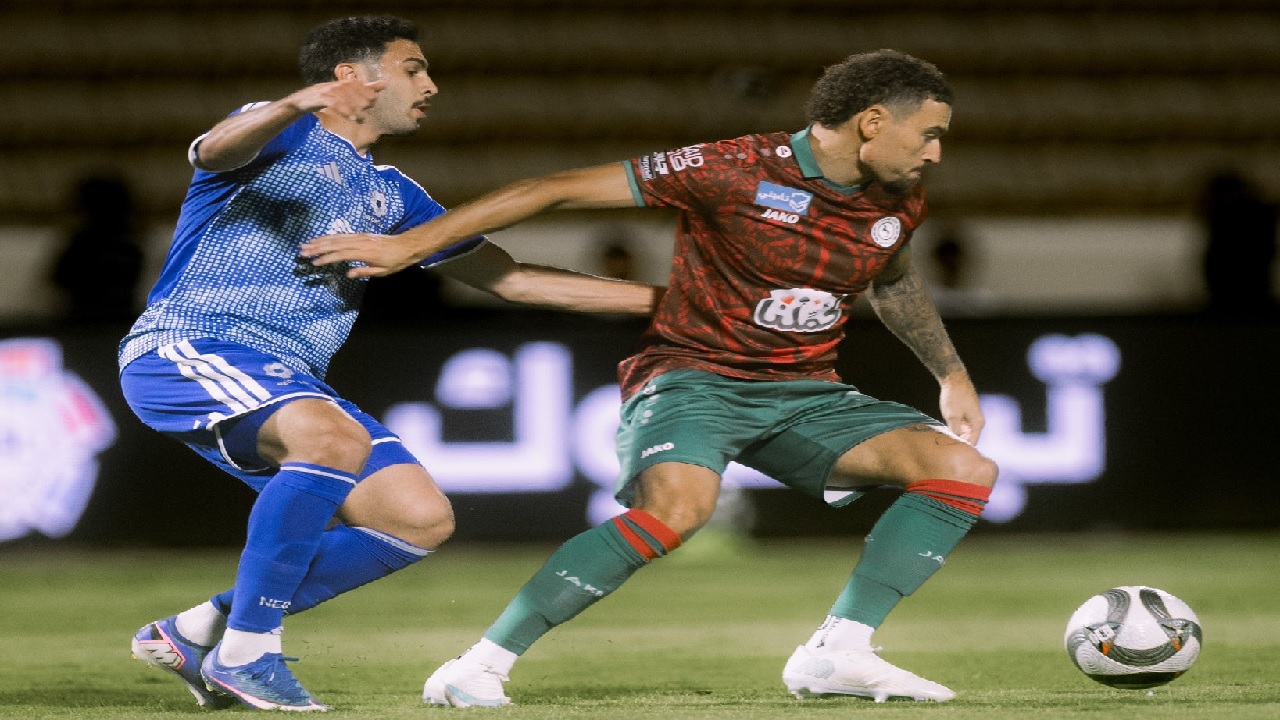 الاتفاق يخطف فوزاً قاتلاً من نيوم