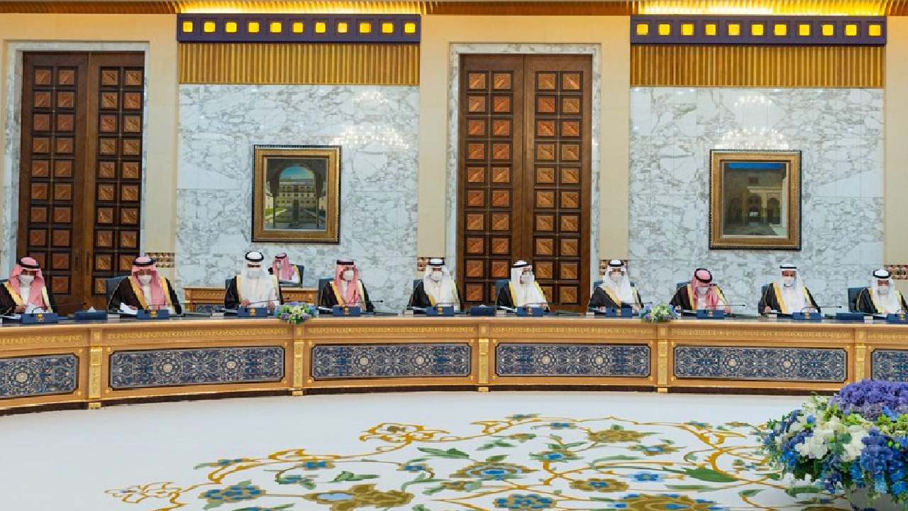 الوزراء يوافق على إلحاق زوج وأولاد المبتعثين والموفد للعمل بالخارج بالبعثة التعليمية لدراسة البكالوريوس والماجستير