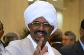 نقل عمر البشير إلى مستشفى بالخرطوم بعد تدهور حالته الصحية