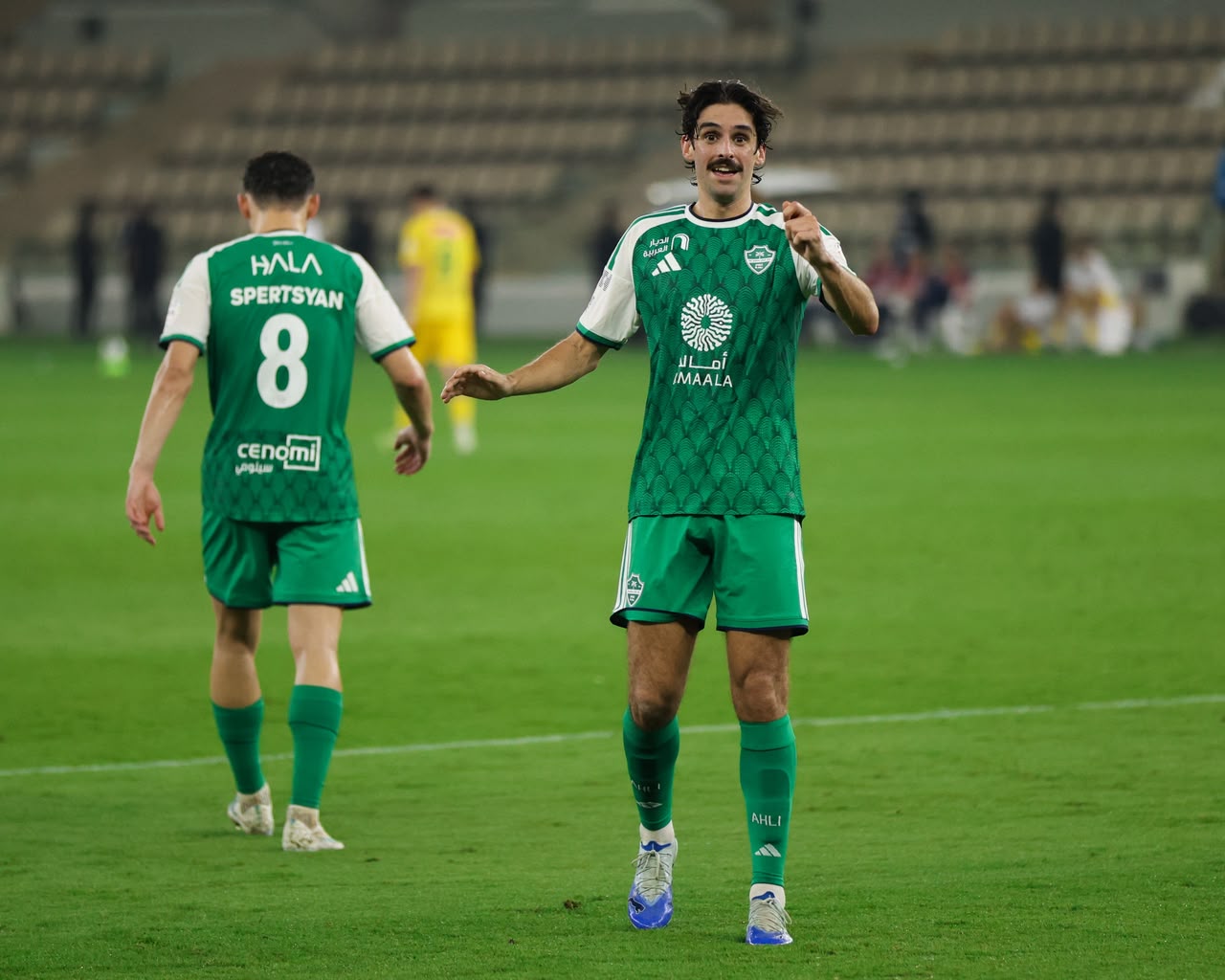 الأهلي يكتسح الخليج برباعية..صور