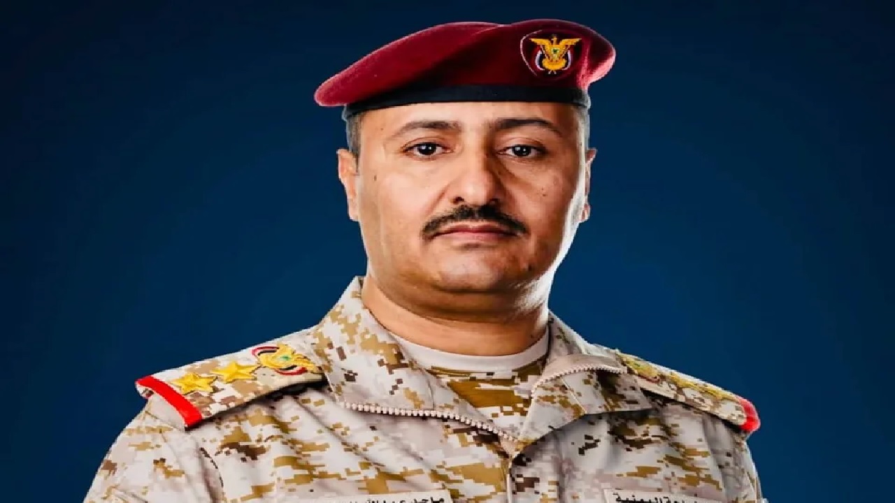 القوات اليمنية: مليشيا الحوثي تستهدف مطار عدن وقصر المعاشيق بصواريخ باليستية