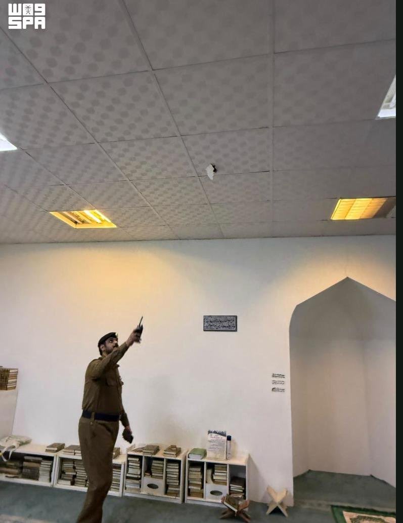 سقوط شظايا اعتراض صاروخ باليستي في أحد رفيدة وإصابة مقيم..صور