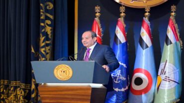 الرئيس السيسي يكشف كواليس مع المشير طنطاوي بشأن تسليم الحكم للإخوان..فيديو