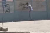 وزارة الداخلية بالكويت تضبط شخصاً عبث بجدار مدرسة وتلزم ذويه بإصلاحه..فيديو