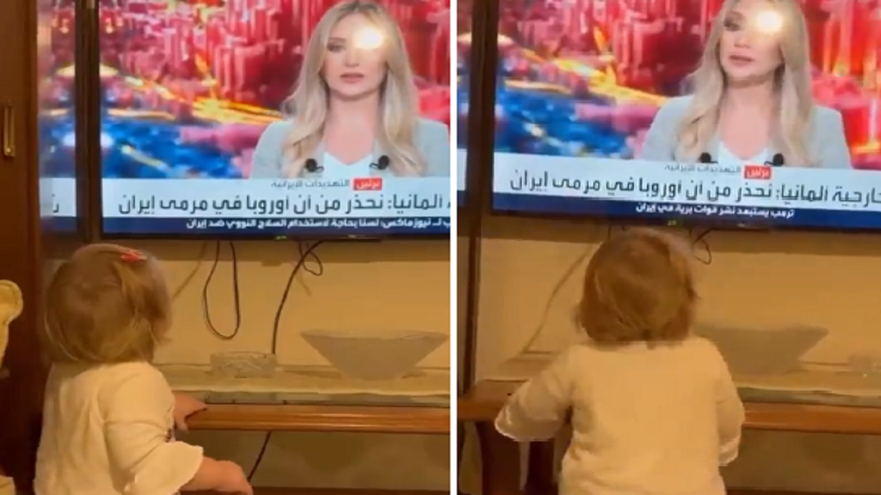 عندما تشاهد الطفلة عالمها على الشاشة.. ابنة مذيعة “العربية” تخطف القلوب بعفويتها..فيديو