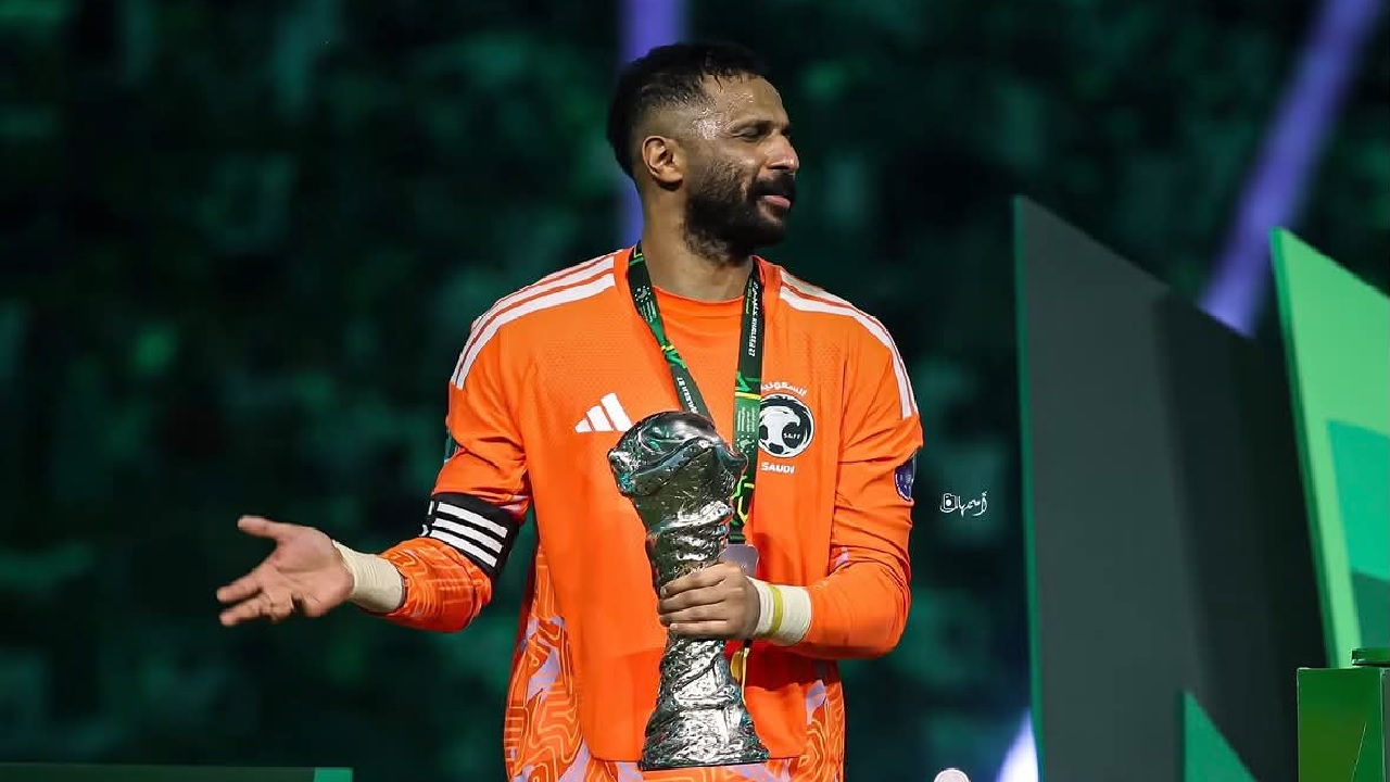 ممر شرفي خلال كلاسيكو الهلال والاتحاد احتفالًا بلقب خليجي 27