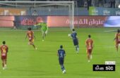مارتينيلي يسقط مصاباً خلال مواجهة القادسية
