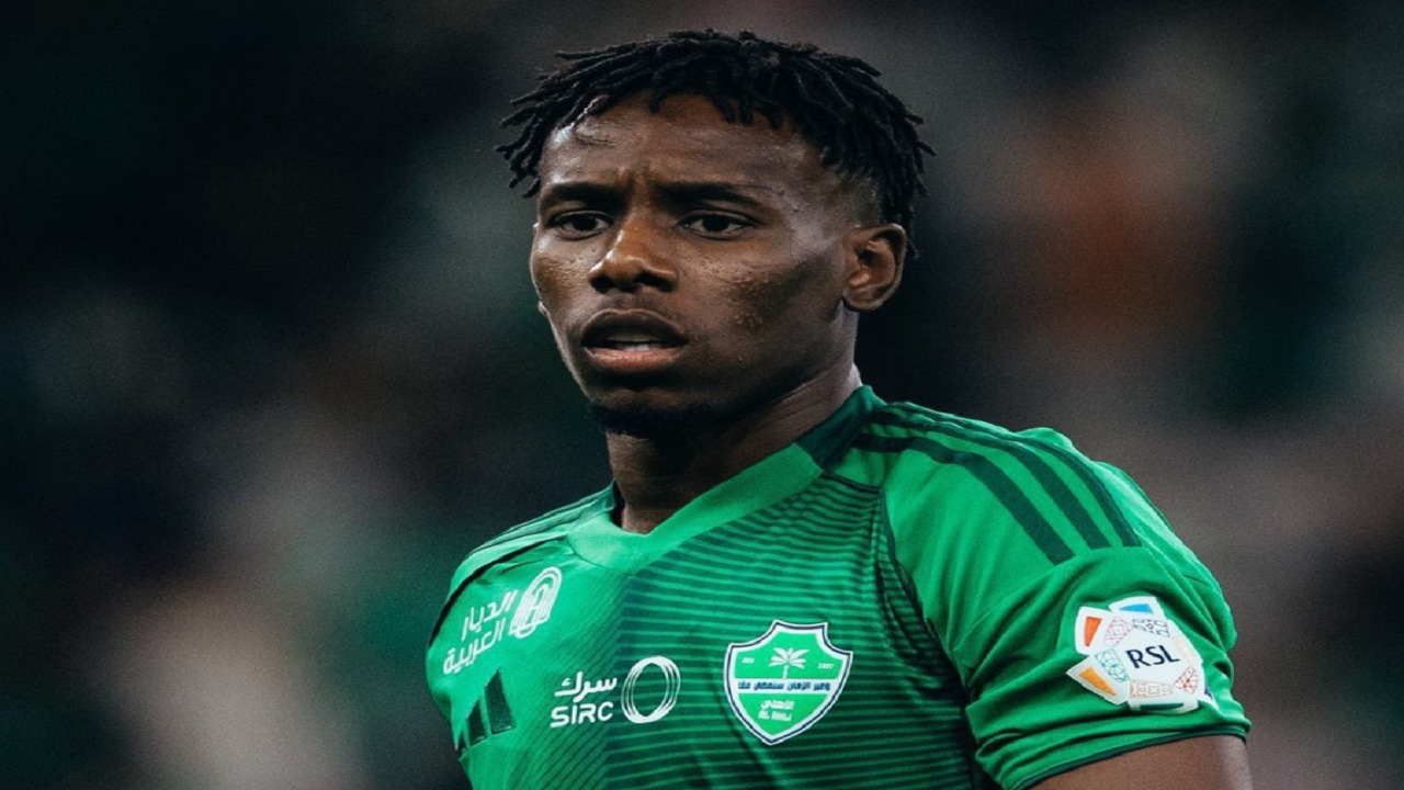 زكريا هوساوي يشعل الميركاتو.. صراع ناري بين الهلال والنصر والأهلي يتحرك لتحصينه