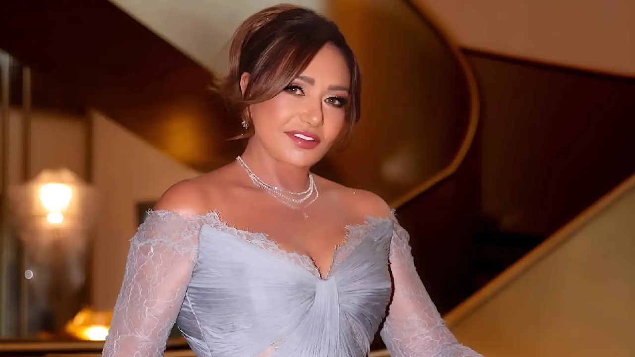 ليلى علوي تستعيد ذكريات بدايتها وتكشف عن فنانها المفضل