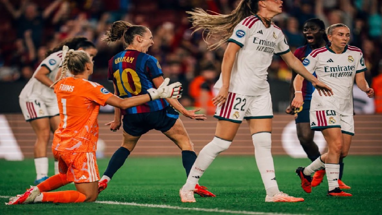 برشلونة يُلقن ريال مدريد درسًا قاسيًا بسباعية نظيفة في كلاسيكو السيدات..فيديو