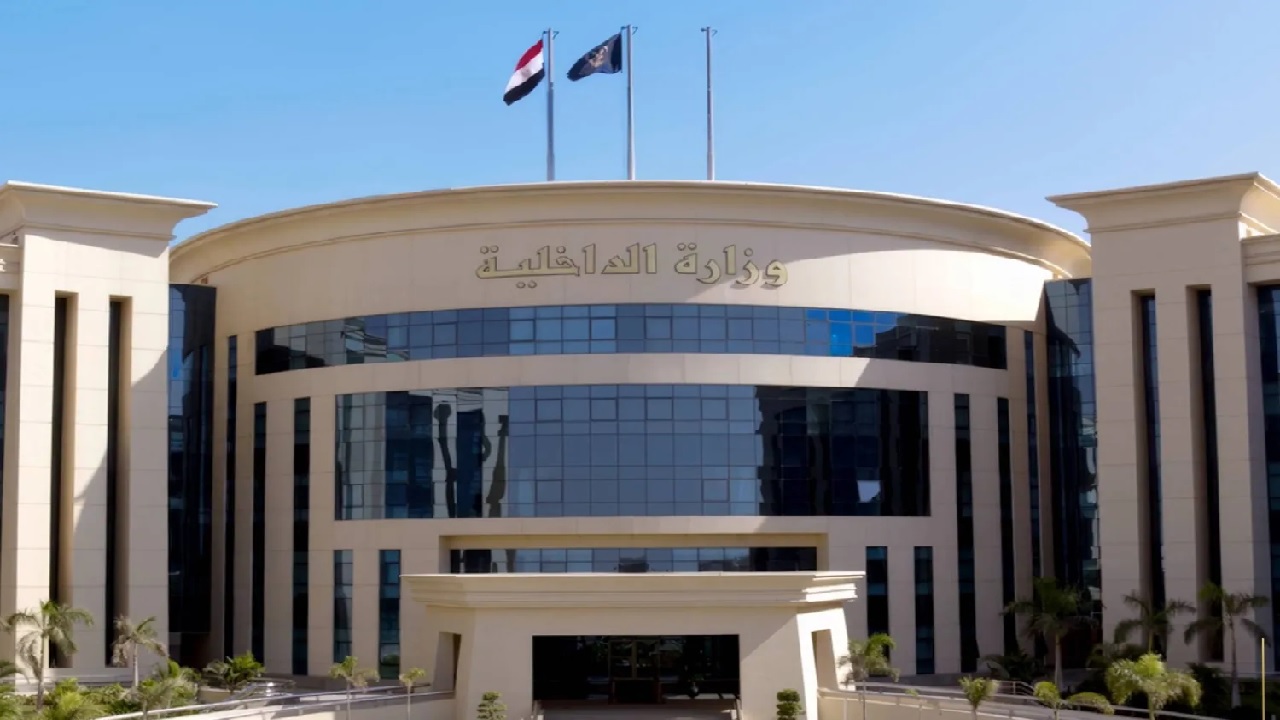 القبض على راقصة مصرية شهيرة بتهمة نشر مقاطع خادشة للحياء