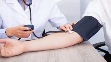 النمر يحذر من خطورة قياس الضغط في ذراع غسيل الكلى