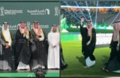 ملامح الفرح تسيطر على الأمير عبدالعزيز بن تركي لحظة تتويج الأخضر.. فيديو