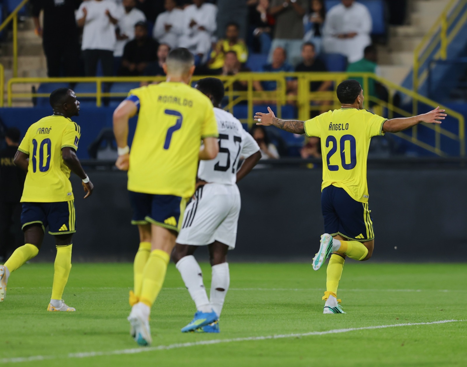 النصر يعبر نيفتشي الأوزبكي بثلاثية