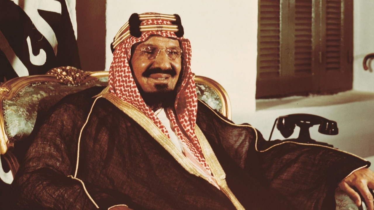 وثيقة تاريخية نادرة.. “كارت الخبز المجاني” في عهد الملك عبد العزيز عام 1363هـ