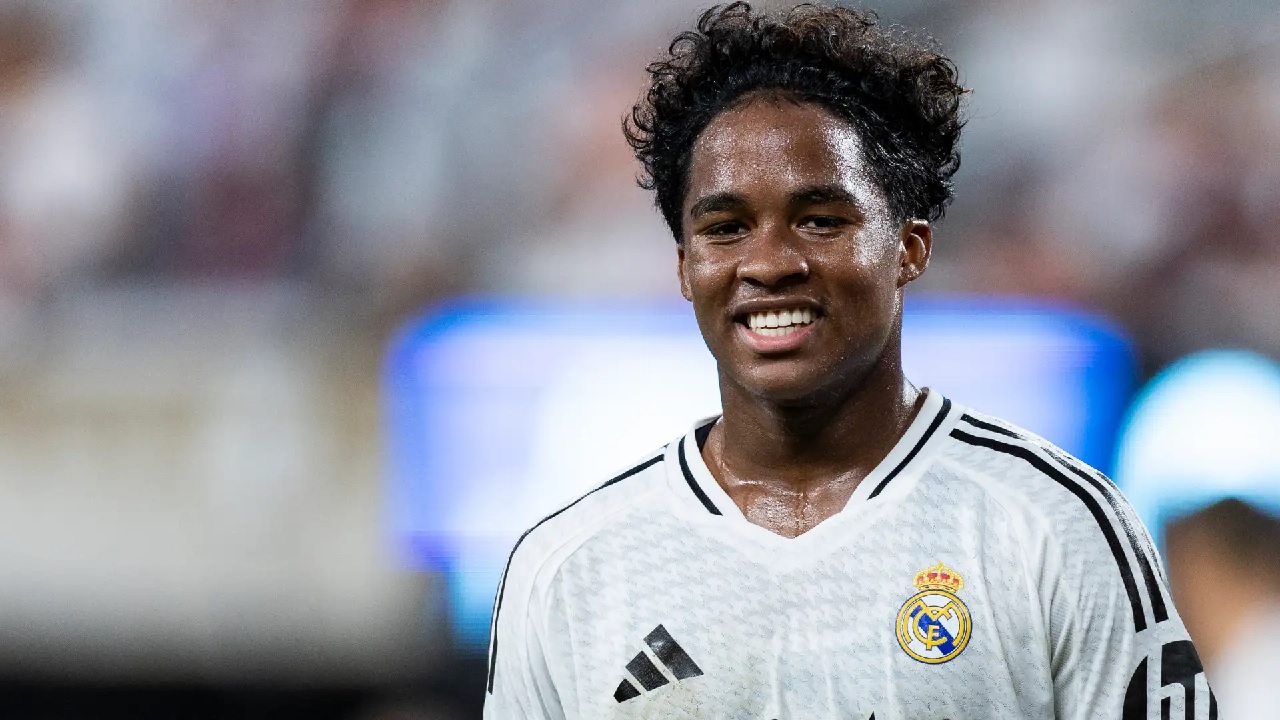 ثقة ميلانية بضوء أخضر من مدريد.. الرويسونيري يتحرك لخطف إندريك بدعم العلاقات التاريخية