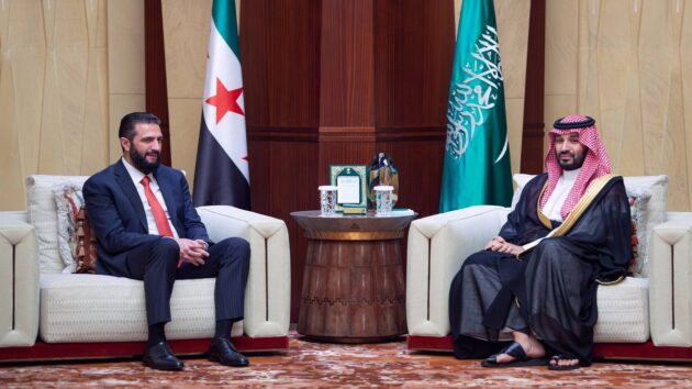 ولي العهد يلتقي الرئيس السوري.. فيديو وصور