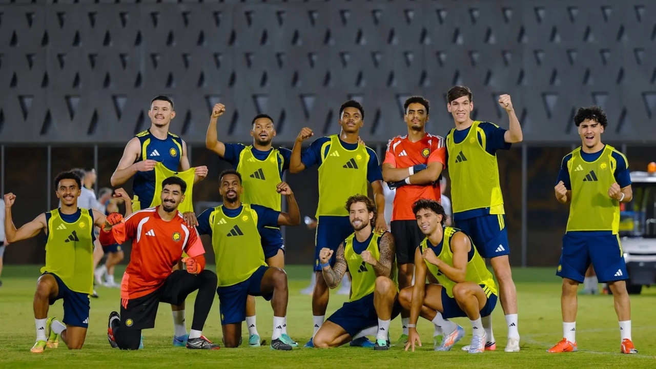 النصر يجهز سيماكان وكومان لمواجهة نيوم