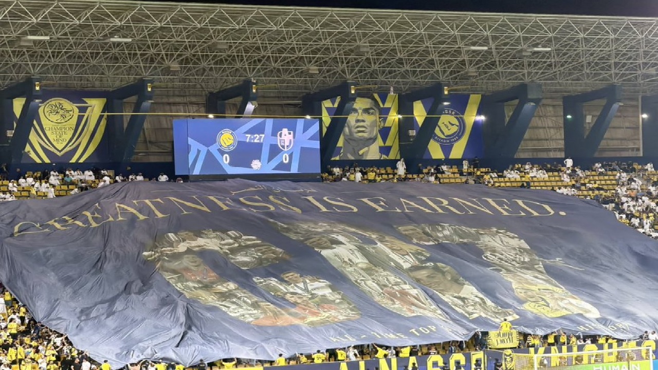 جماهير النصر تدعم رونالدو ببنر خاص وتردد اسمه ..فيديو