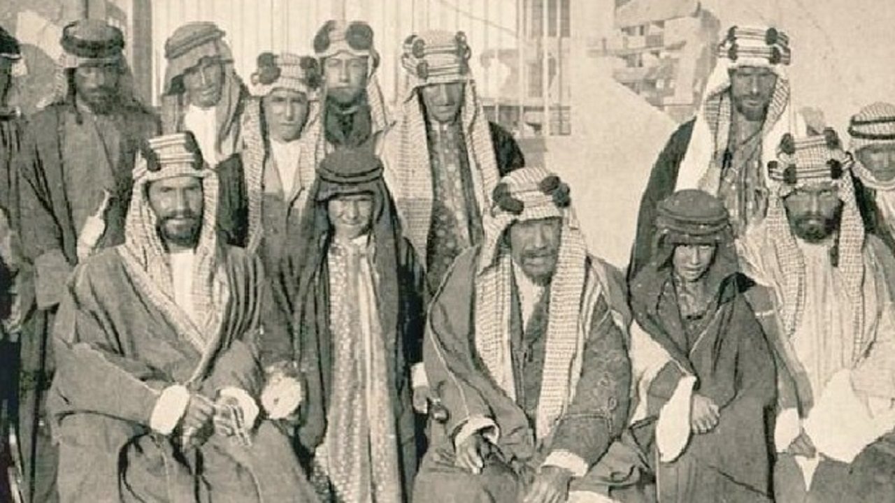 صورة تاريخية للملك عبدالعزيز مع الشيخ مبارك الصباح