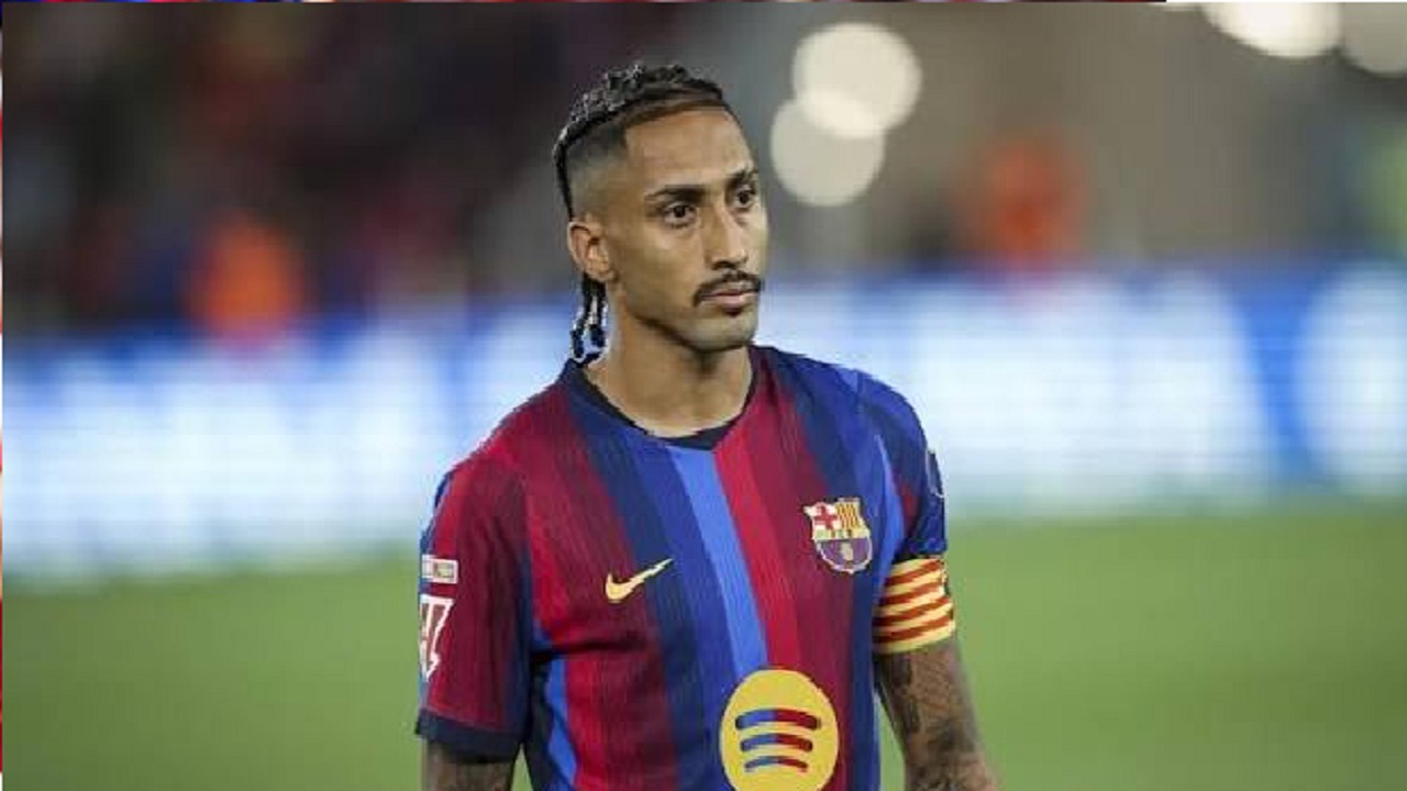 برشلونة يحصن نجمه رافينيا بتجديد عقده حتى يونيو 2030
